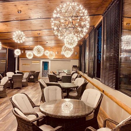 Hotel Tsereteli Palace Батуми Екстериор снимка