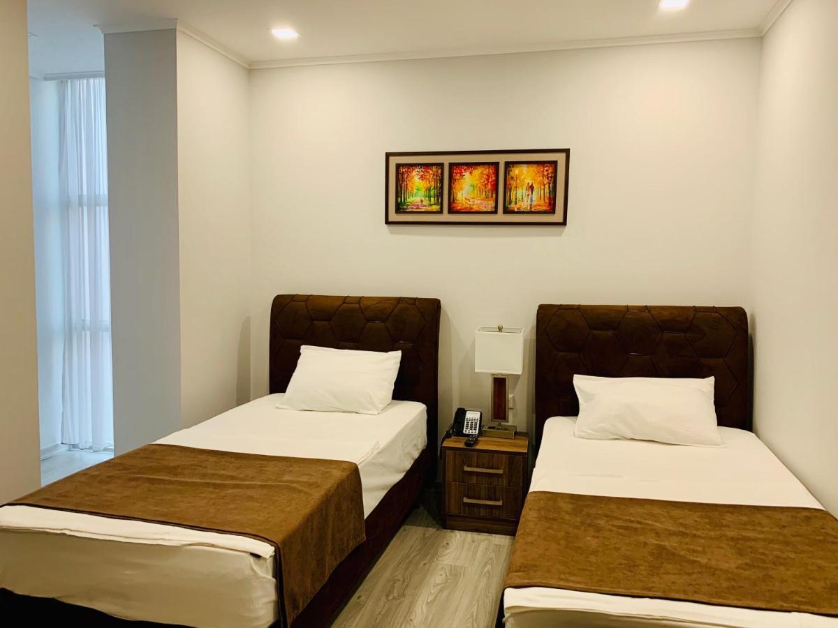 Hotel Tsereteli Palace Батуми Екстериор снимка