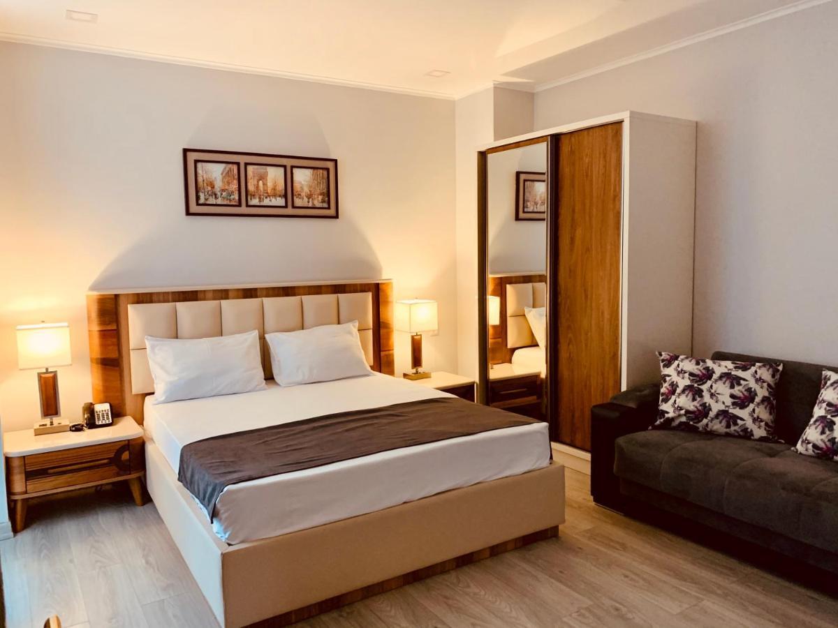Hotel Tsereteli Palace Батуми Екстериор снимка