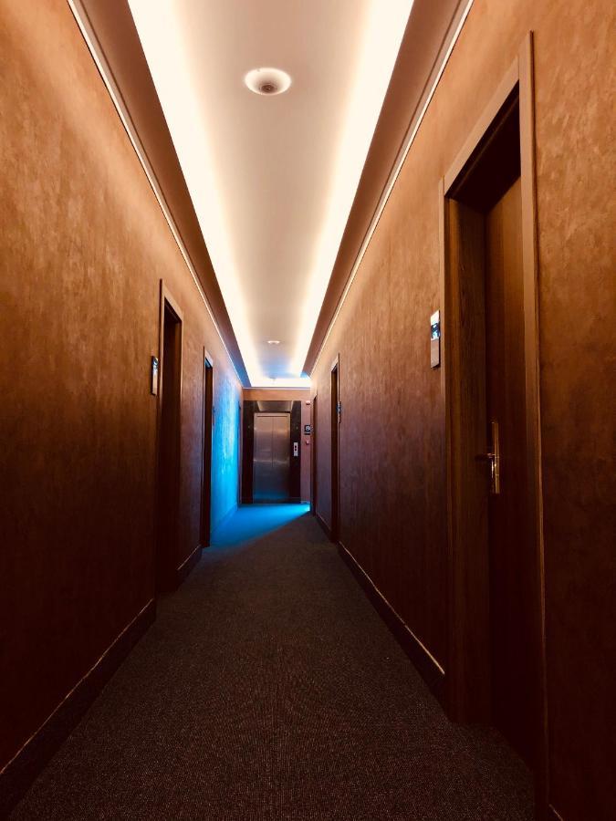 Hotel Tsereteli Palace Батуми Екстериор снимка